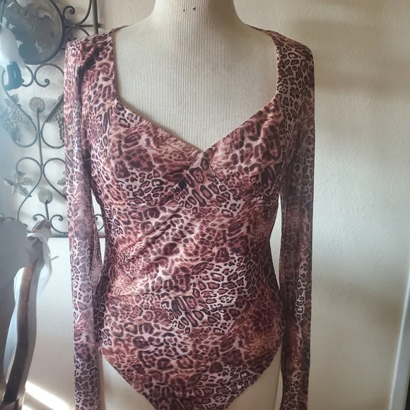 Princess Polly Leopard Print Bodysuit - Picture 2 of 10